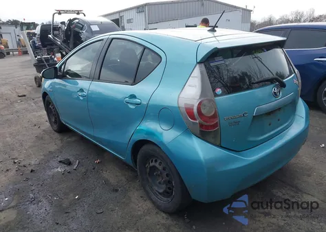 2012 Toyota Prius C Two из США, поврежденный, VIN JTDKDTB3XC1021331